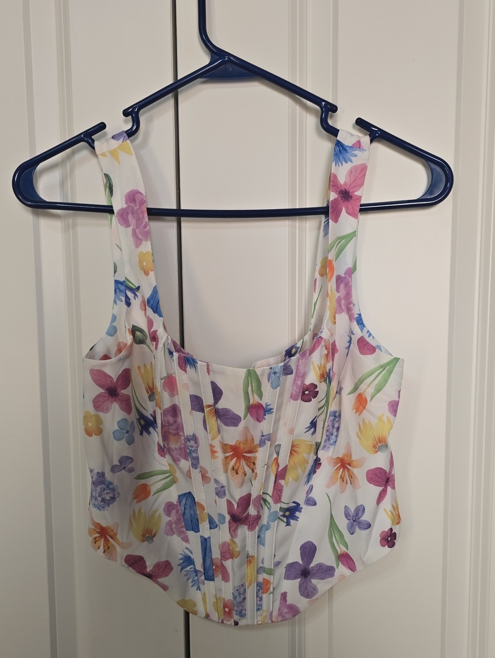 Gorgeous Floral Scoop Neck Women's Tank Top - White Multi